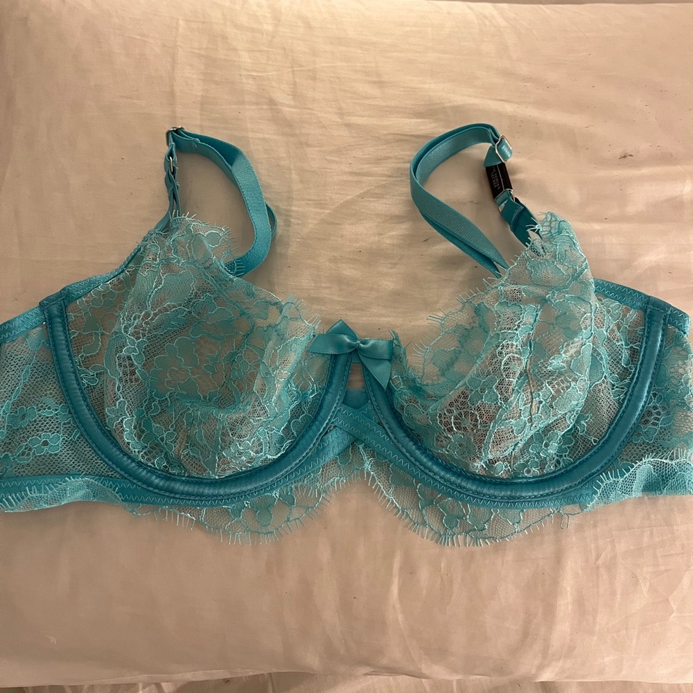 Victoria’s Secret Blue Lace Unlined Bra